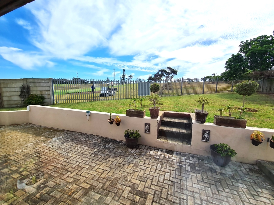 6 Bedroom Property for Sale in Noorsekloof Eastern Cape
